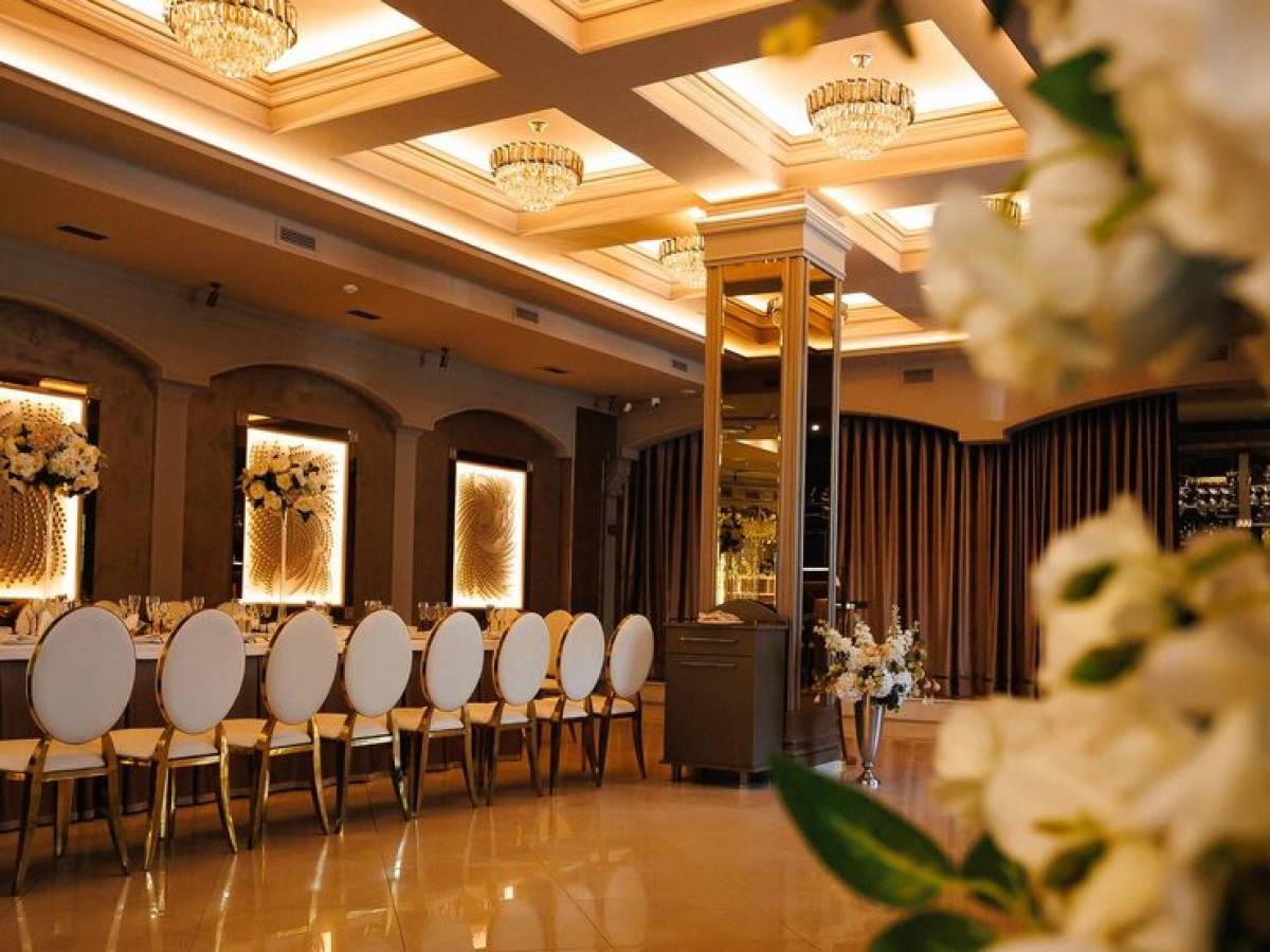 banquet-decoration-hall-restaurant_247696-568